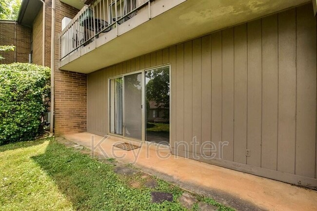 Building Photo - 530 Berlin Dr