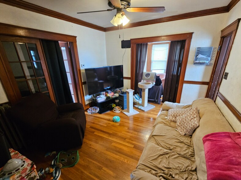 Building Photo - 58 Winship St