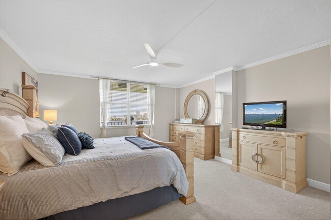 Building Photo - 801 Lake Shore Dr