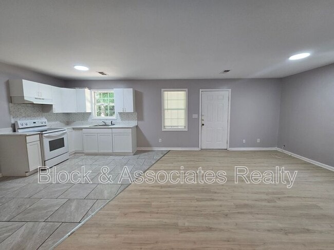Building Photo - 1302 Bencini Pl