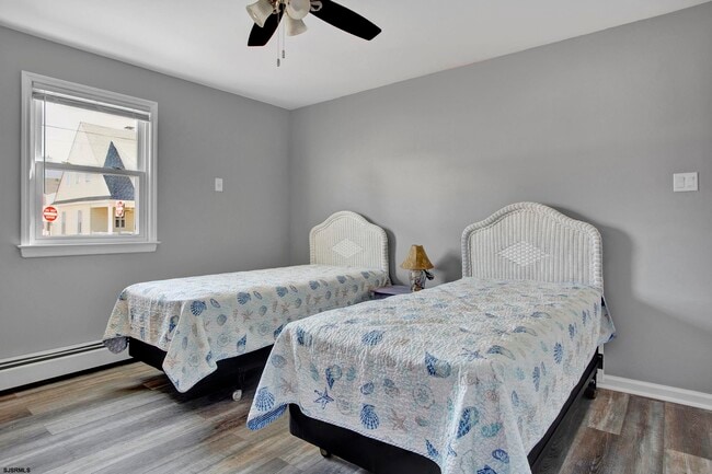 Building Photo - 13 N Victoria Ave