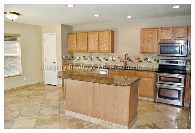 Building Photo - 6056 Raleigh Cir