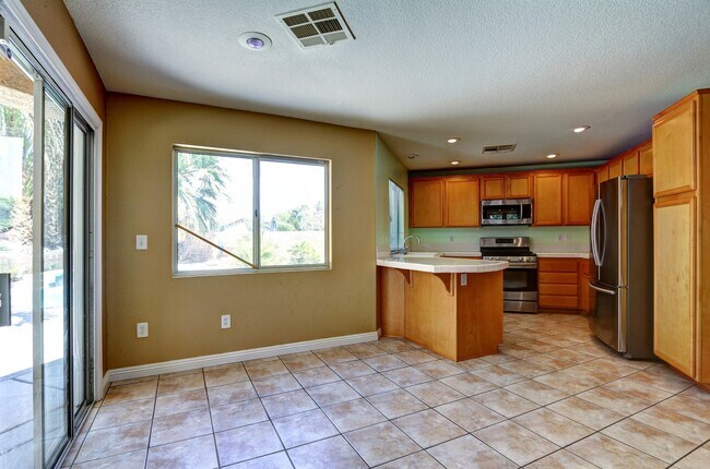 Building Photo - 7545 Tumbling St