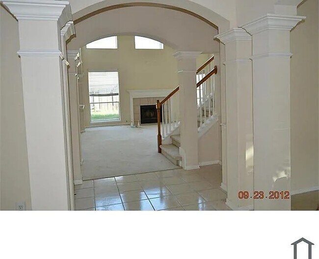 Building Photo - 12726 Laurel Mist Way