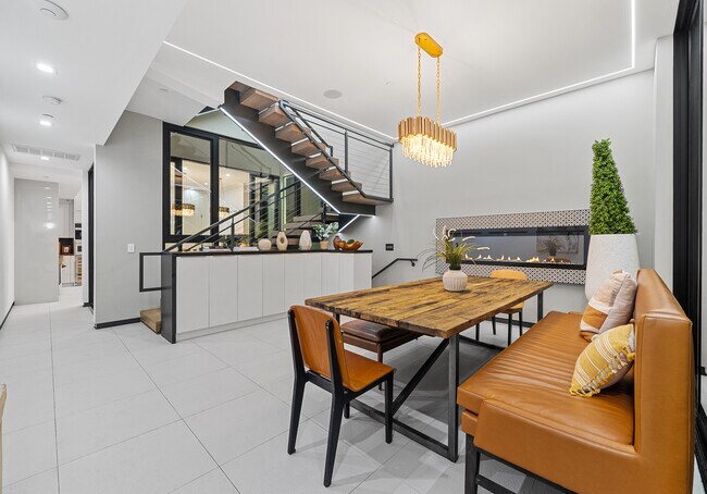 Building Photo - 838 California Ave