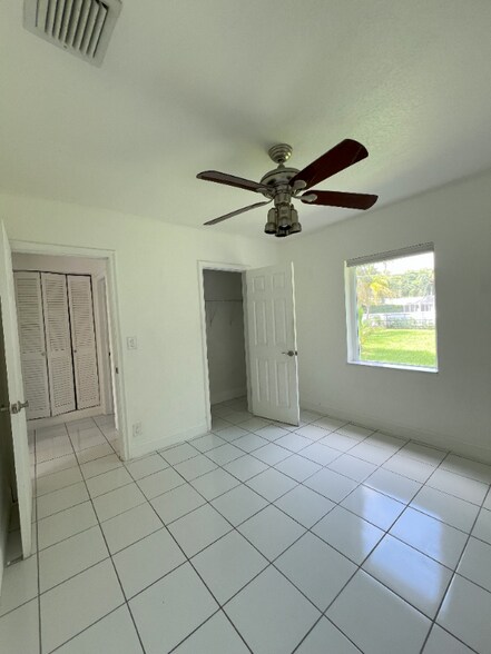 Building Photo - 6415 SW 82nd St