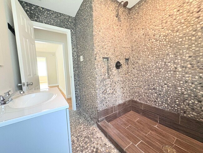 Building Photo - 1302 Melvin St