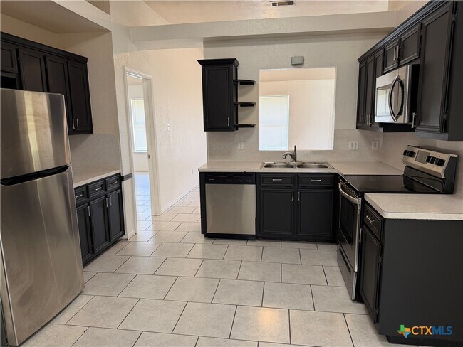 Building Photo - 3404 Granite Dr