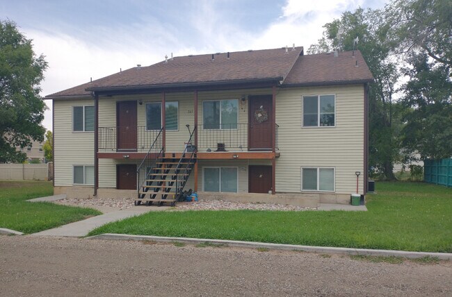 Building Photo - 745 S Vernal Ave