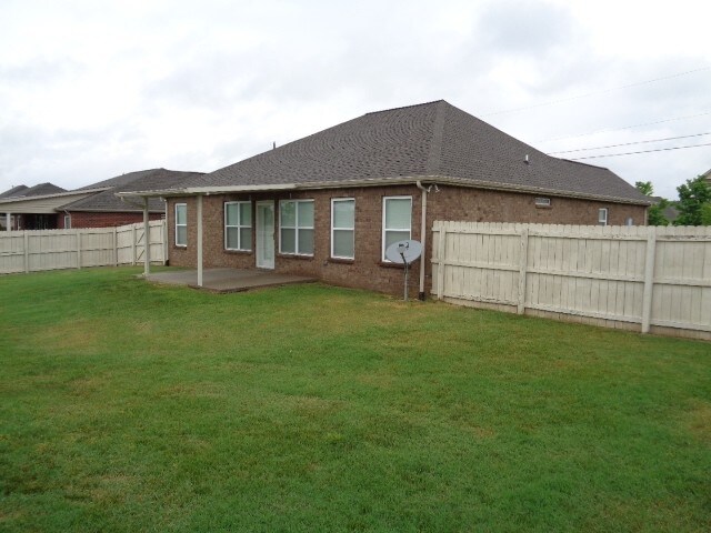 Building Photo - 1075 Savannah Ave