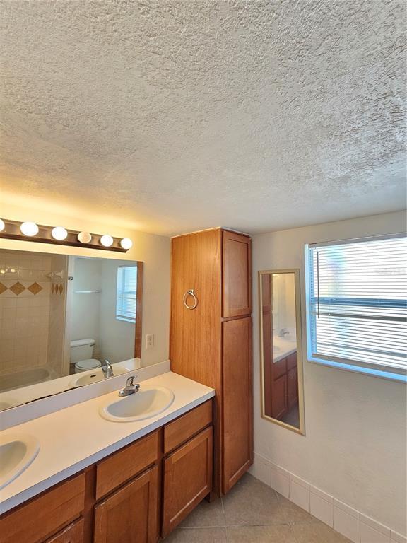 Building Photo - 1365 Drew St