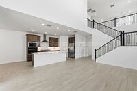 Building Photo - 7404 W Buckhorn Trail