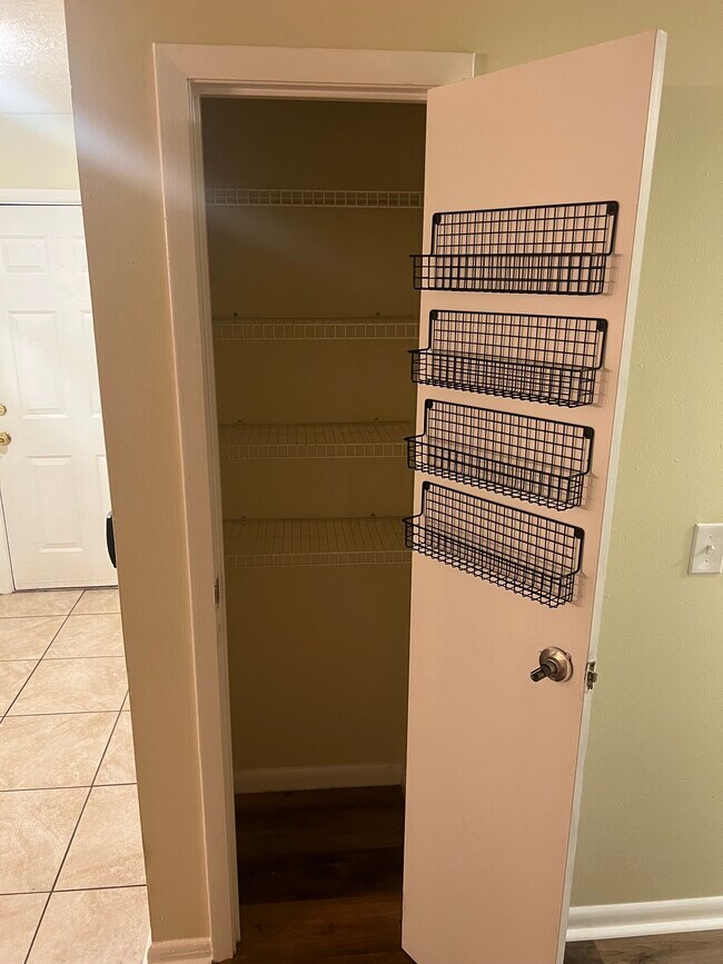 Building Photo - 3957 S Ventura Ave