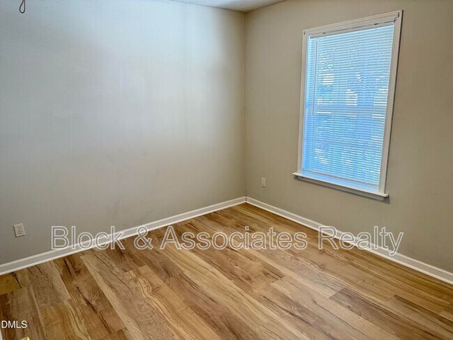 Building Photo - 4832 Silverdene St