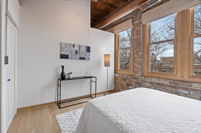 Building Photo - 2510 N Wayne Ave