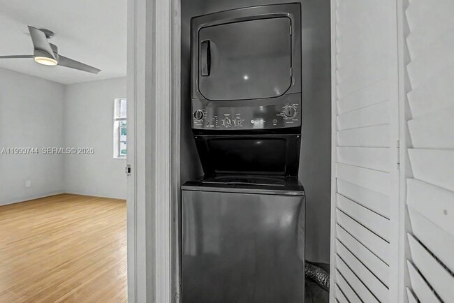 Building Photo - 517 S 19th Ave