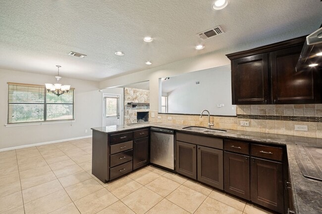 Building Photo - 16115 Wolf Creek St