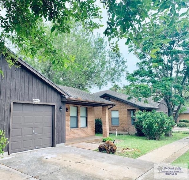 Building Photo - 6206 NW King Arthur Ct