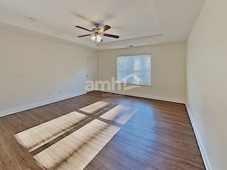 Building Photo - 121 Haeven Trail