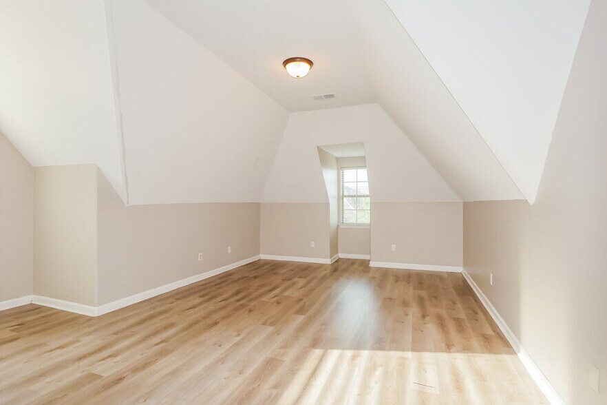 Building Photo - 445 Green Willow Cove