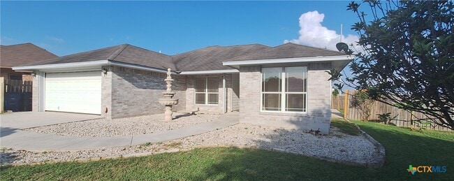 Building Photo - 1111 Blazewood Dr