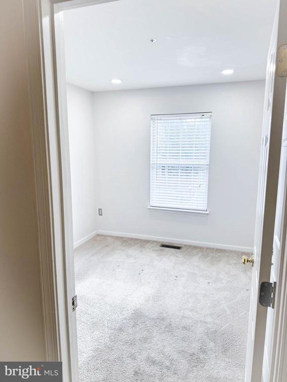 Building Photo - 5211 Duke Ct