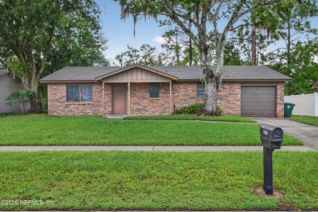Building Photo - 9937 Moss Side Ln