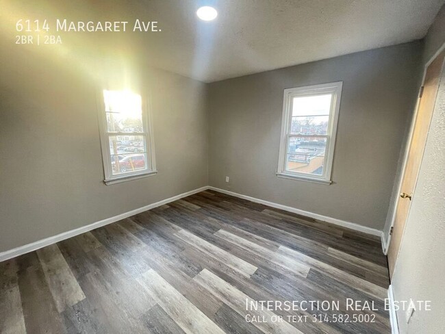 Building Photo - Recently Renovated 2 Bed/1Bath with Lots o...