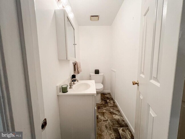 Building Photo - 81 W Bluebell Ln