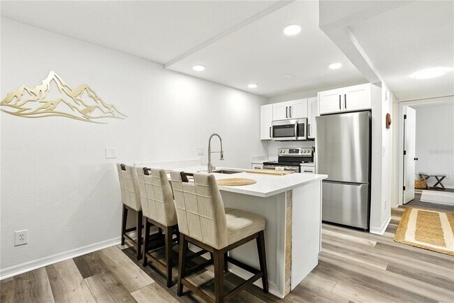 Building Photo - 1799 N Highland Ave