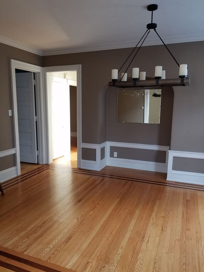 Building Photo - 3272 N Hackett Ave