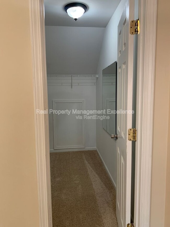 Building Photo - 5611 Sojourn Dr