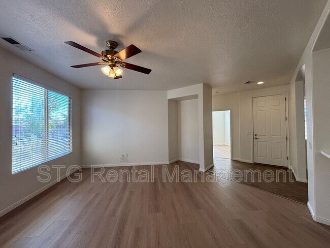 Building Photo - 3753 E Canyon Crest Ave