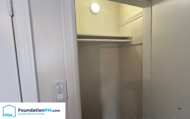 Building Photo - 2143 Vollintine Ave