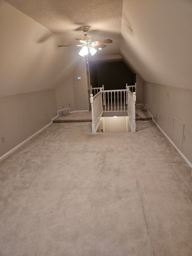 Building Photo - Available Now!   half off first months rent special!