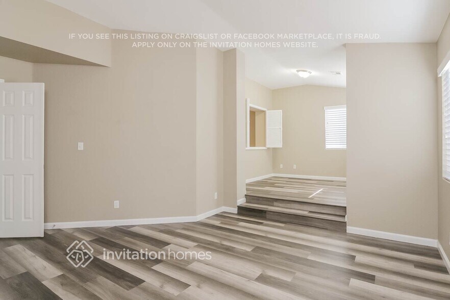 Building Photo - 453 Mayan Dr