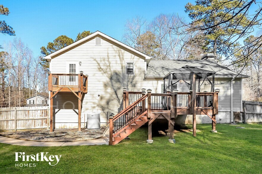 Building Photo - 560 Presidential Dr