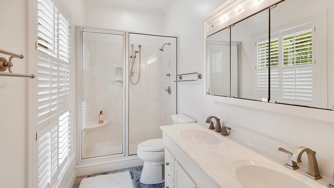 Building Photo - 546 Collins Meadow Dr