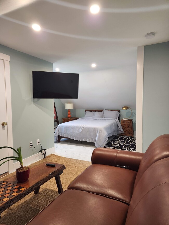 Bedroom 3 (2nd floor) - 1296 Drift Rd