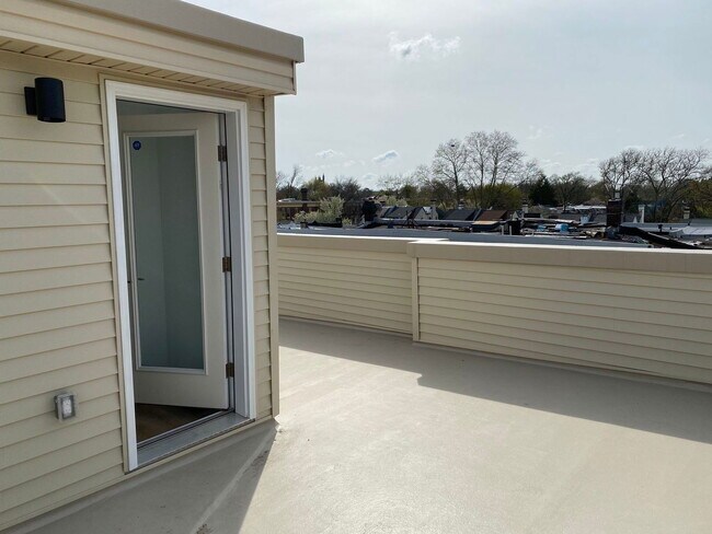 Building Photo - 4516 Osage Ave