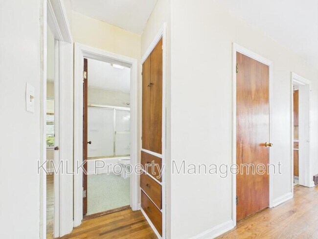 Building Photo - 1274 Collinwood Ave