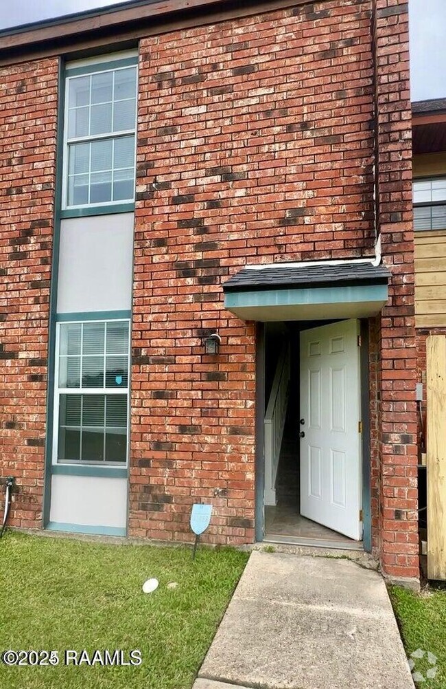 Building Photo - 900 Provost St