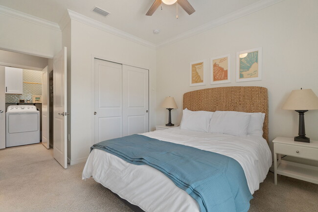 Building Photo - 6635 Carlinga Dr