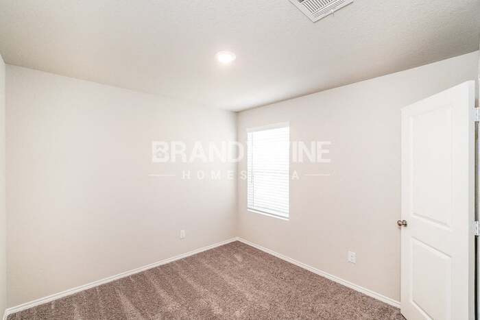 Building Photo - 7243 Winding Fence