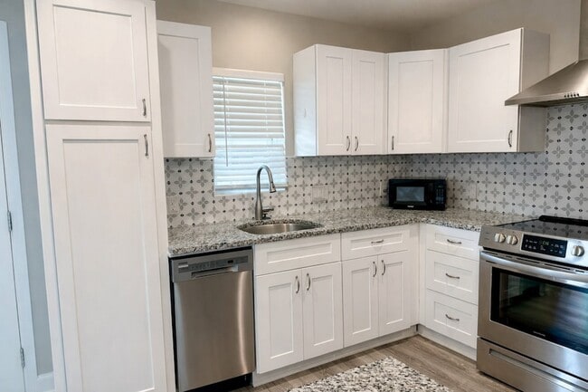 Building Photo - 516 Heights Blvd