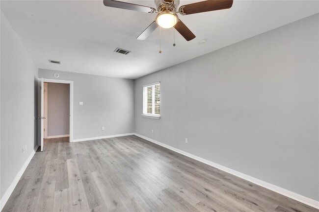 Building Photo - 1712 W Mesa Park Dr