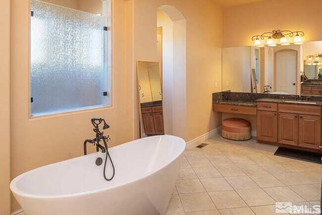 Building Photo - 3945 Aspen Trail