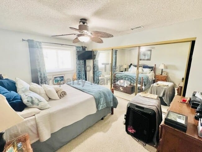 Building Photo - Stunning 3 bed / 2.5 bath / 1,227 sqft House in Oceanside's Rancho Del Oro at end of cul-de-sac