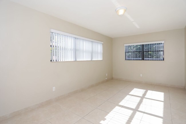 Building Photo - 3341 W Park Rd