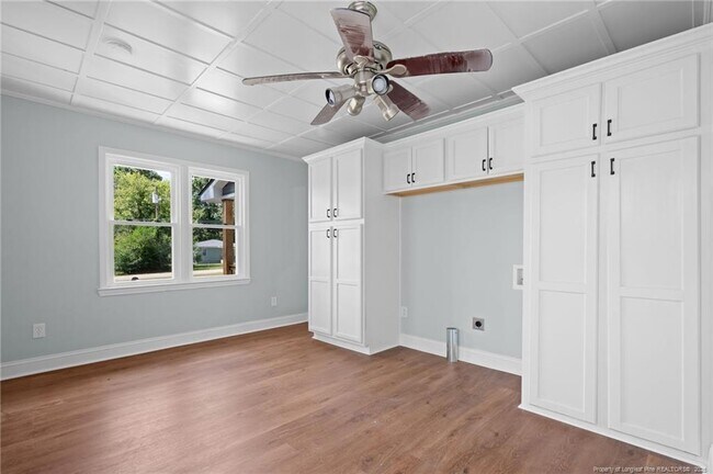 Building Photo - 4452 Oakmont Cir